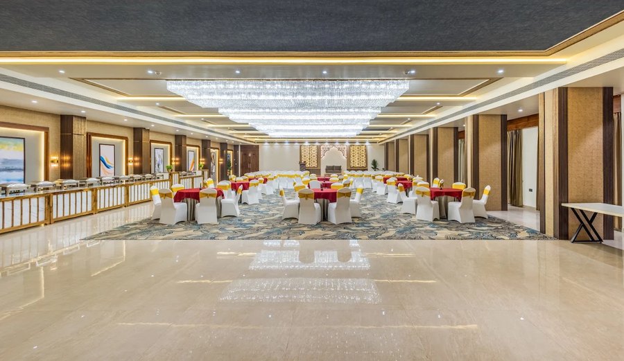 Grand banquet hall at Enrise by Sayaji, Vidisha
