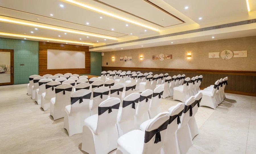 Meeting hall at Enrise by Sayaji, Vidisha