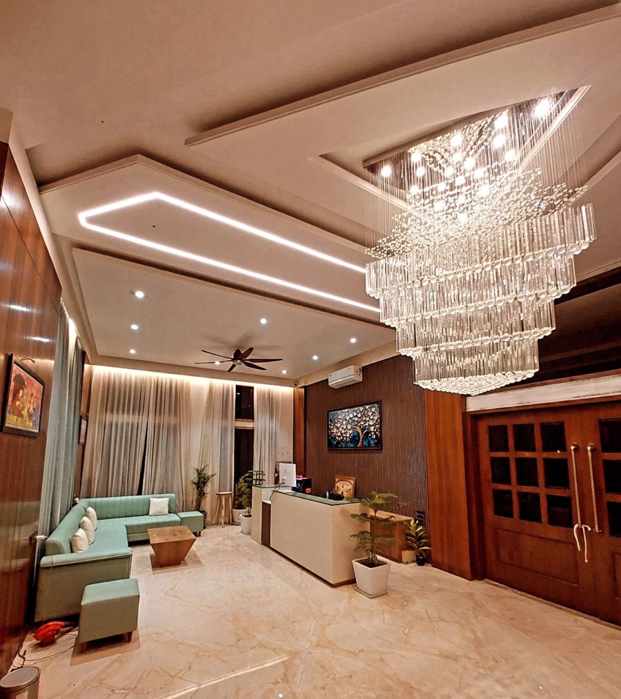 Lobby and reception at Hotel Awadh Palace, Khurai